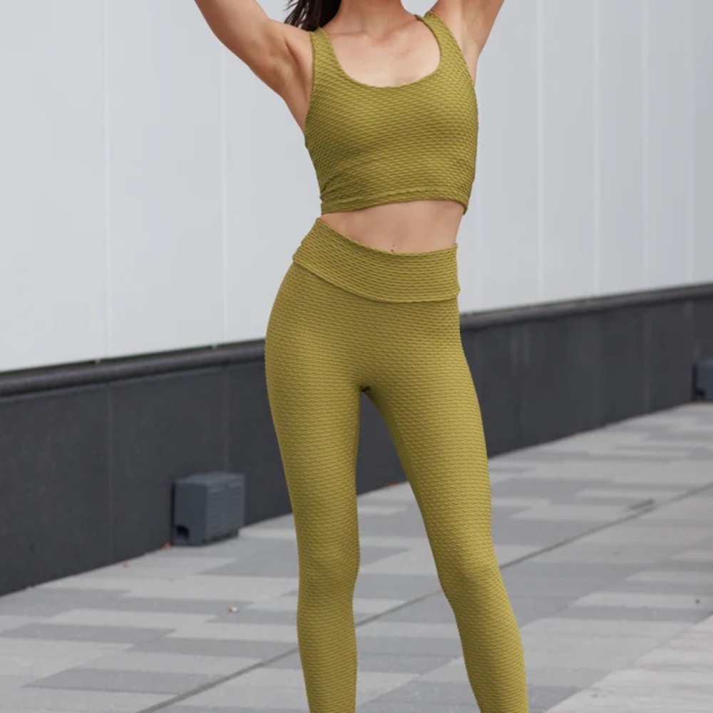 NWOT Booty By Brabants Olive Seamlesss Leggings and Tank Set